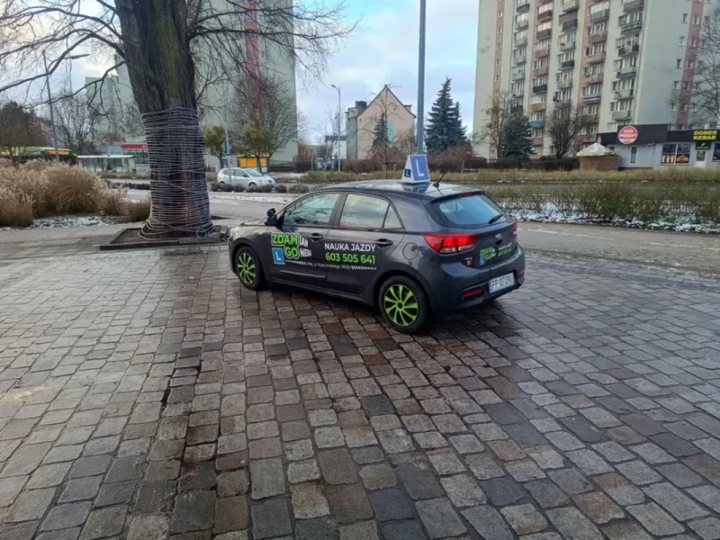 samochod-szkola-jazdy-1