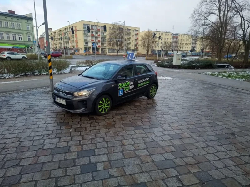 samochod-szkola-jazdy-3